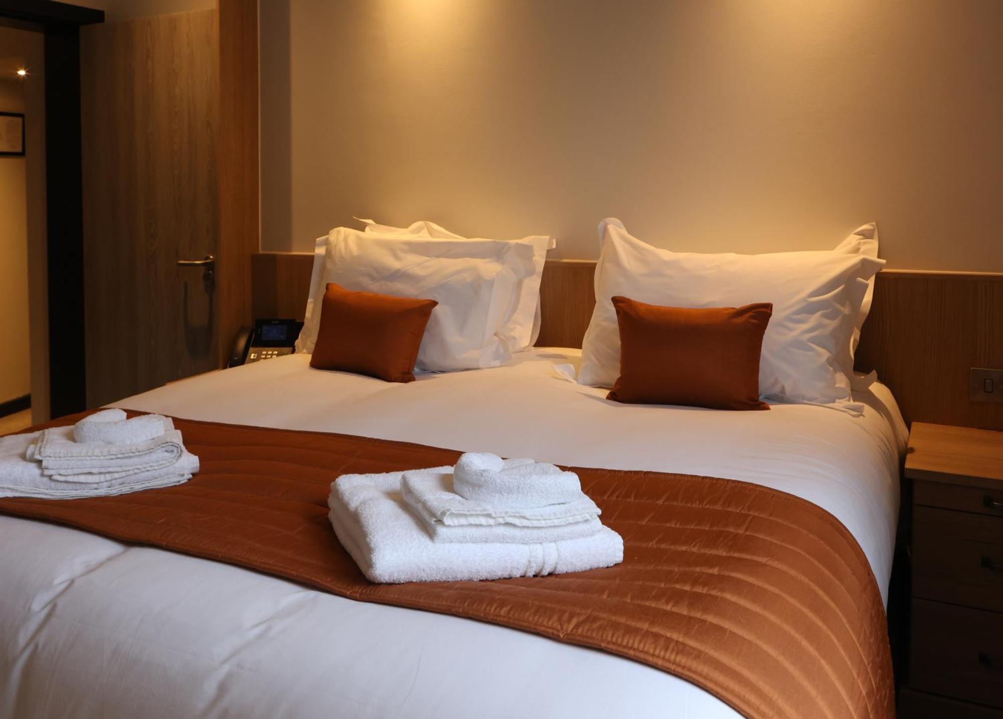 The Teifi Waterside Hotel كارديغين الغرفة الصورة